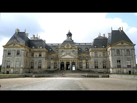 Видео: Париж снимает любовные замки, разрушает тысячи отношений