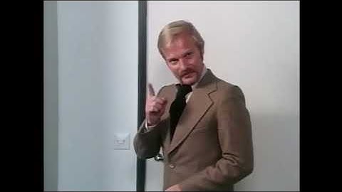 Audio Translated - How to open a door - Finnish instructional video from 1979