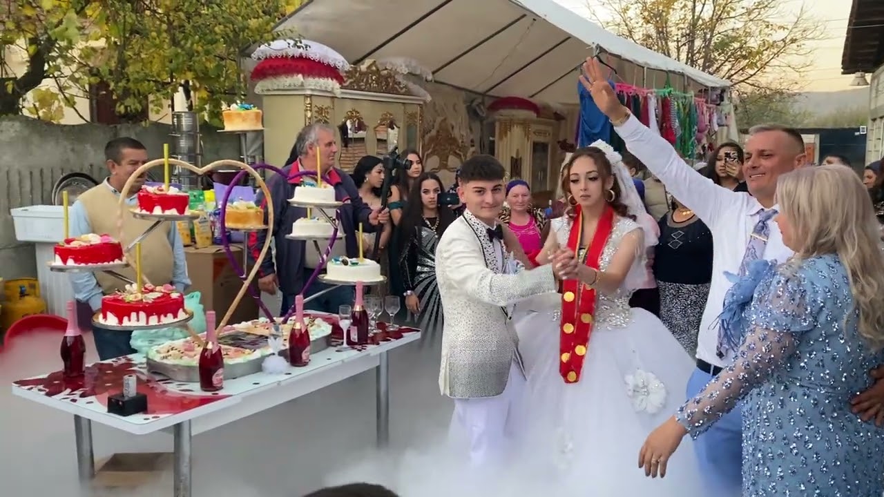 Ce Frumoasă pereche din Strehaia Casă de piatră @bucatarulsifamiliadelaStrehaia ❤️🍾