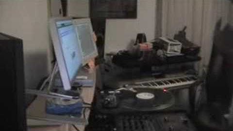 TTM57 AN 2 TURNTABLES