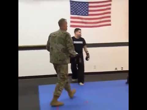 Amerikalı asker 2 yıl aradan sonra oğluna sürpriz yapıyor