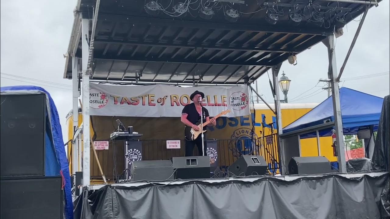 At the Roselle Fest, livepete doing some Elvis YouTube