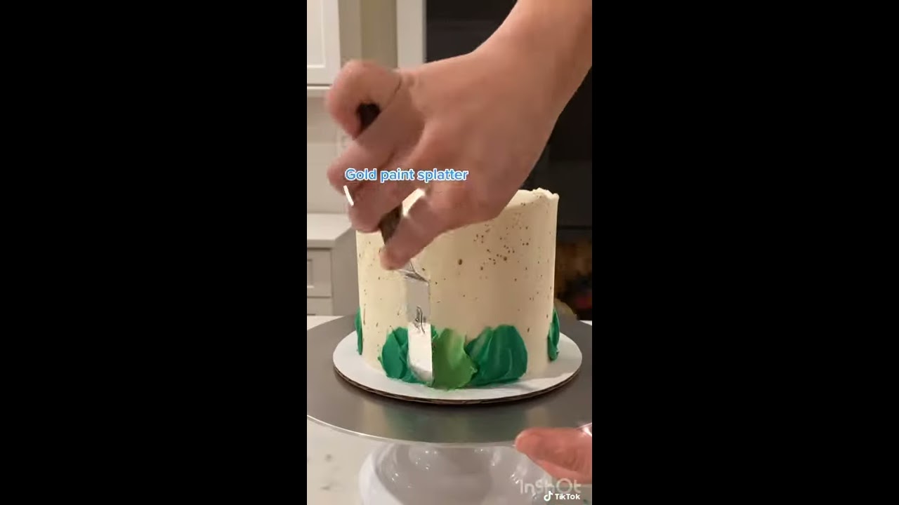 CUTE Dinosaur Cake 
