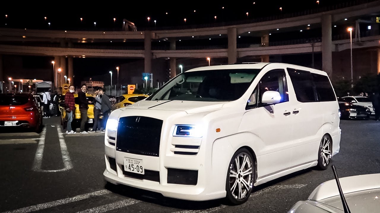 rolls royce minivan