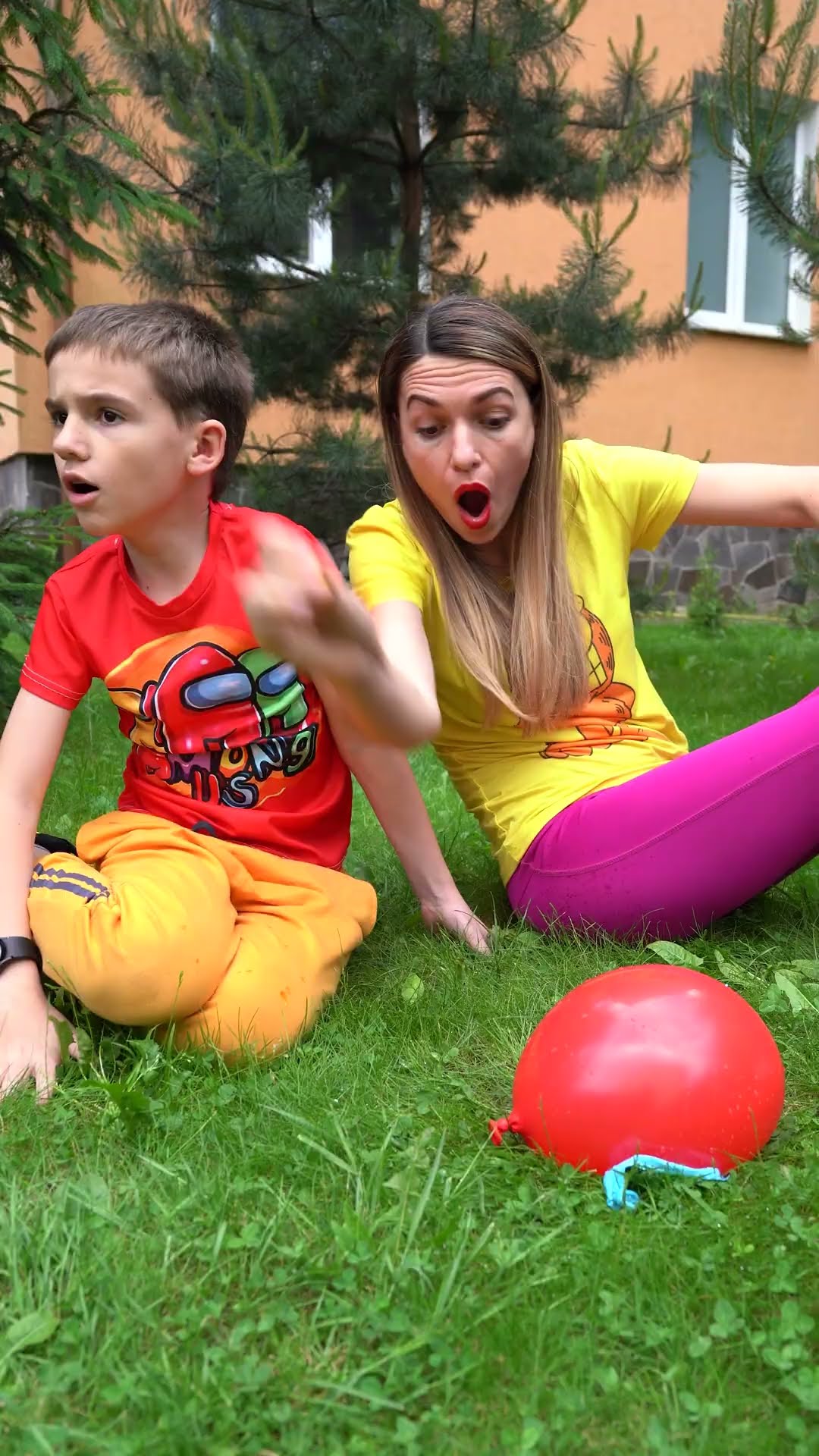 Guess the color of the water balloon  #funny #supermax