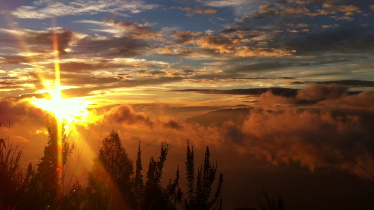 Gambar Pemandangan Gunung Senja