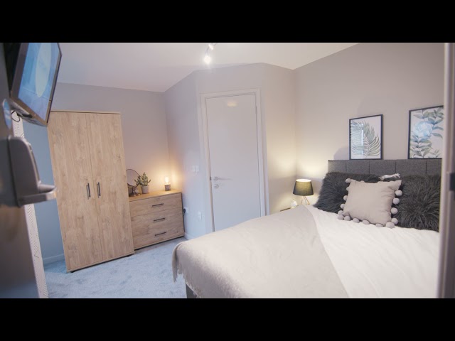 Luxury Double Bedroom with En-suite Main Photo