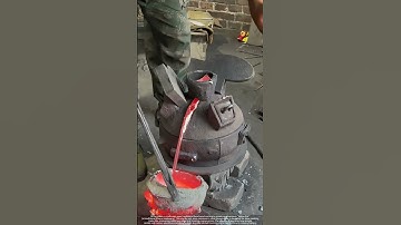 Hand-Poured Aluminum : Crafting China’s Traditional ‘Gelou Pot’ with Ancient Sand Casting