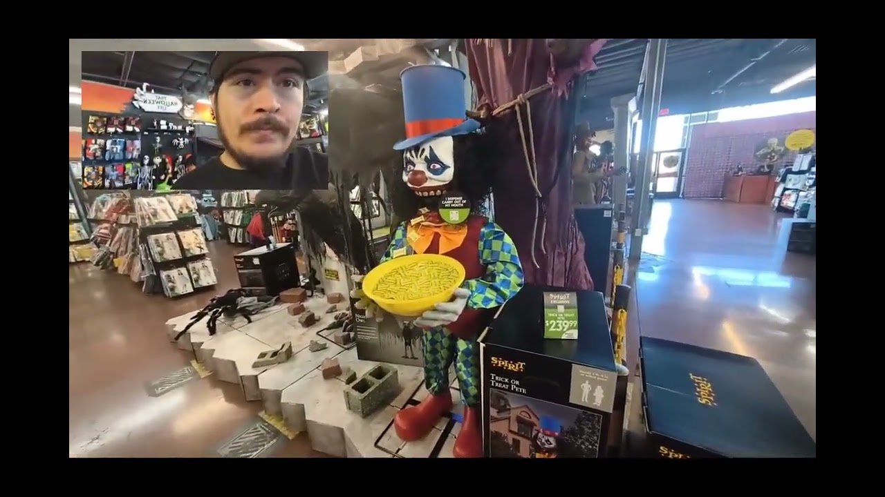 SPIRIT HALLOWEEN 2025 inside old 99 cent STORE 