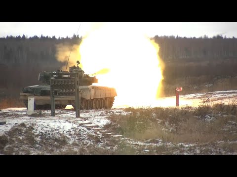 Занятия по боевой подготовке с военнослужащими гвардейской танковой армии ЗВО в Подмосковье