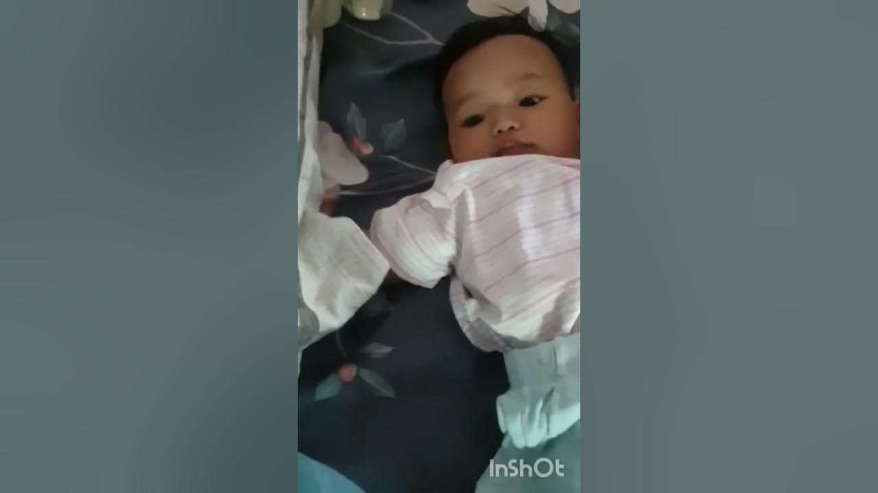 I'm talking to my pillow, because my sisters are busy playing.😘😘😘😘😄😄 YouTube