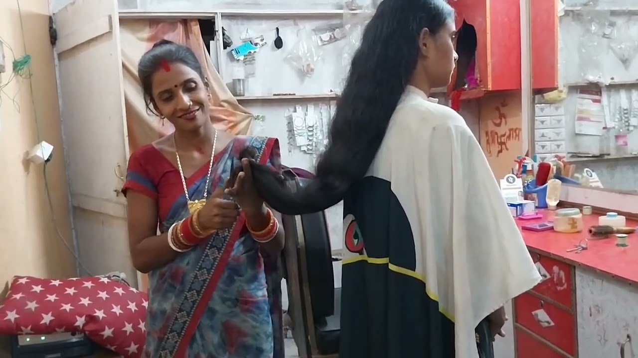 आज हम बहुत असान तरीका से बाल कटीन किए है विडिओ लास्ट तक जरूर देखे 