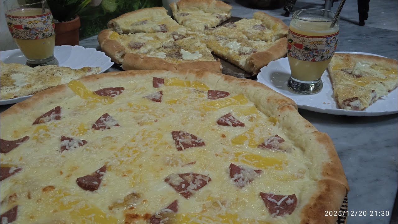 🇩🇿❤️ Pizza 🍕 a l'ananas 🍍😋بيتزا الأناناس🍕 في بكريمة الجبن الاصلية في قمة الروعة 👍 في مكان البوراك 