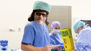 Helge Schneider – Der Schönheitschirurg von Banania