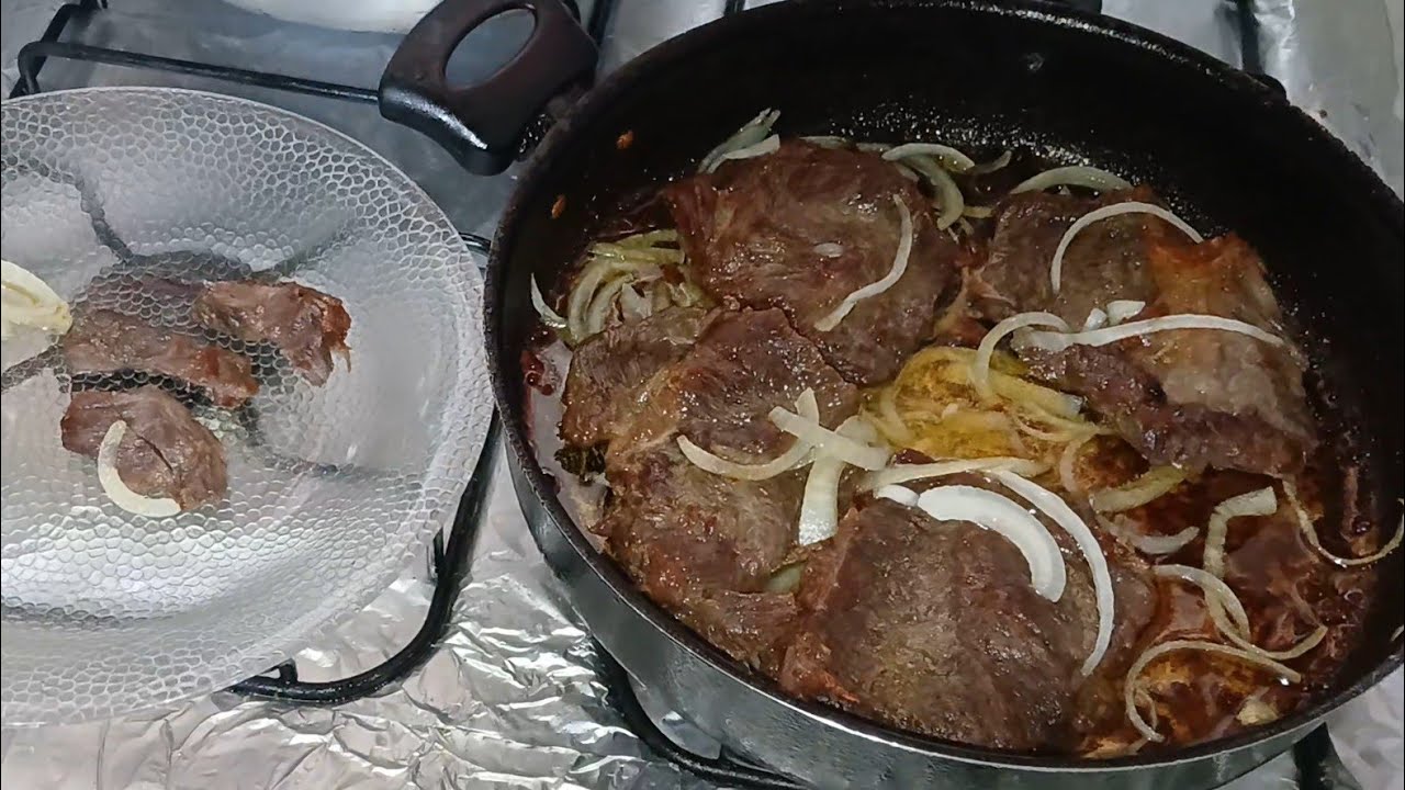 Como preparar um bife acebolado / eu viúvo na conzinha 
