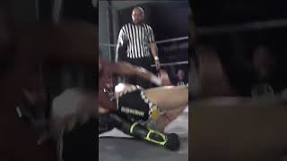 Mike Mendoza aplicandole un Made in Japan a Adam Riggs  #espiritudelucha #wrestling #wwe