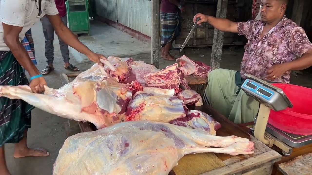 Amazing Muslim Bazar Cow Meat Cutting Skills