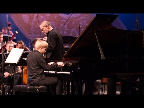 Видео: Alexander Malofeev/Valery Gergiev - N.Rimsky-Korsakov. Piano concerto, Op.30