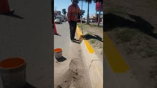pintando guarnición del blvd batequis entre 1 y 2 jjrios