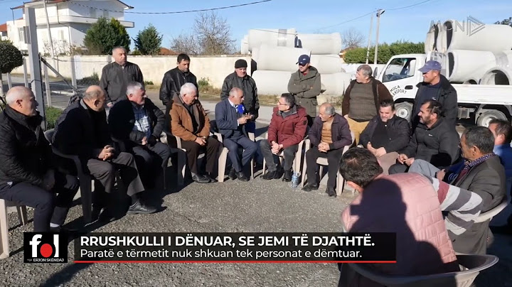 Një fshat i tërë që jeton mes fekaleve në siperfaqe.