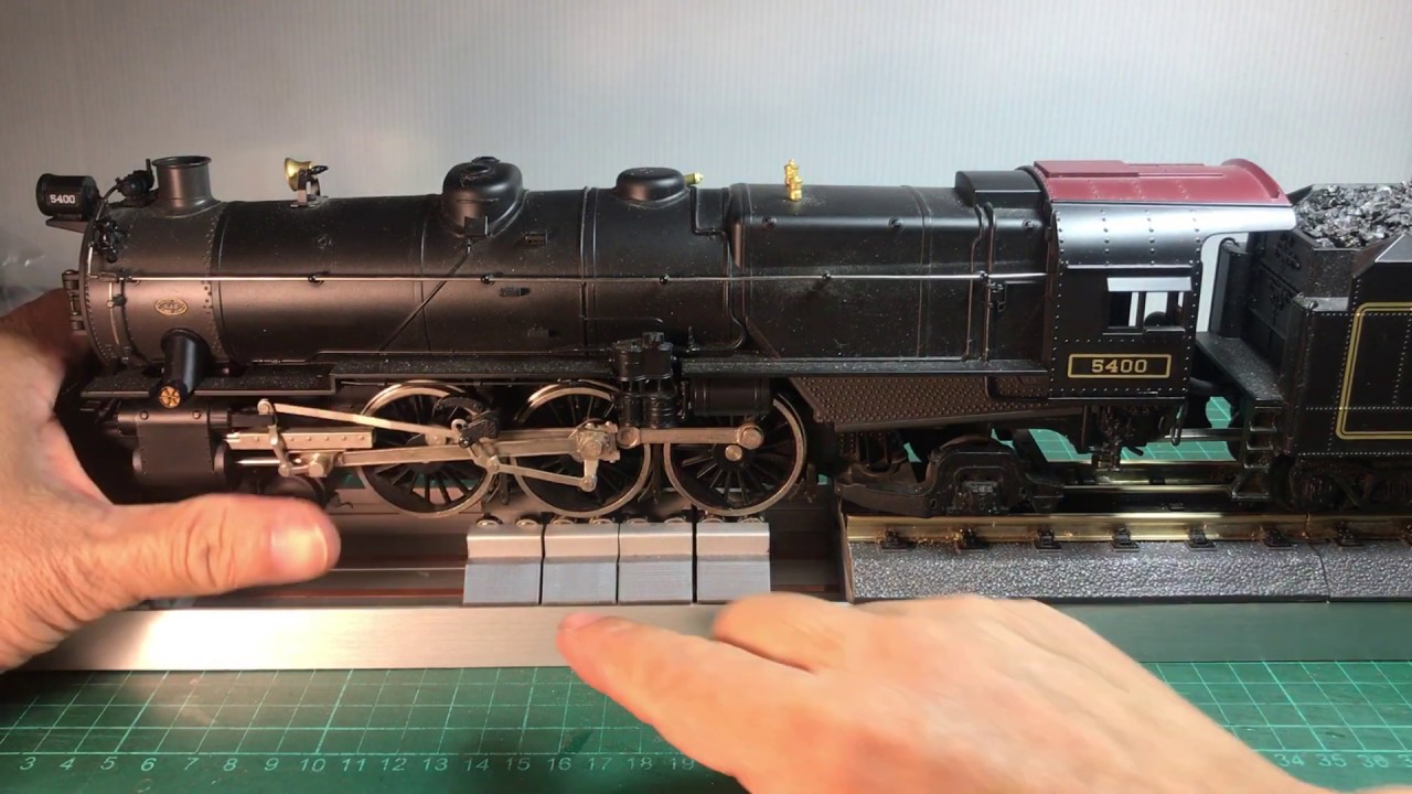 RailStand O scale roller test stand and MTH K4s steam