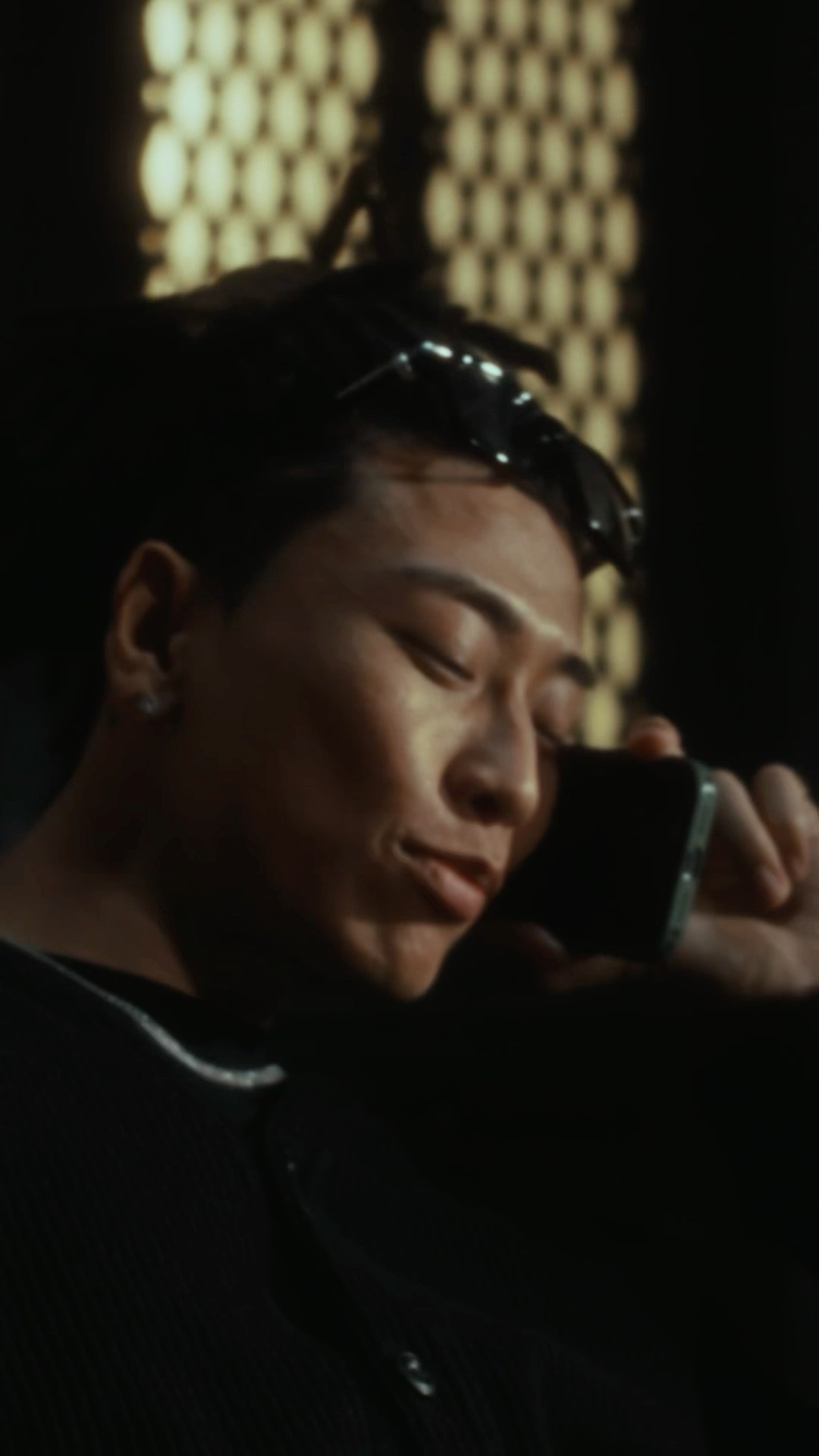 ellow Bucks - YouTube