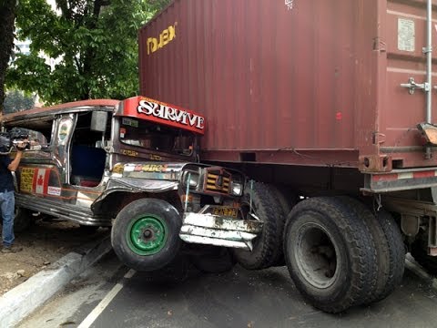 Truck hits jeepney in Quezon City