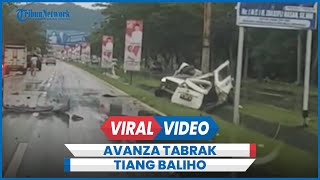 Kecelakaan Dahsyat Avanza Tabrak Tiang Baliho, Mobil Terbelah Dua