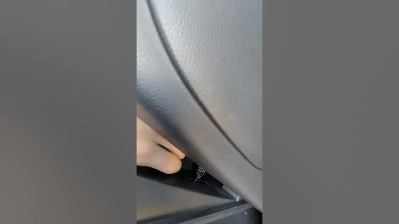 2018 Honda CRV cabin filter location / replacement - YouTube