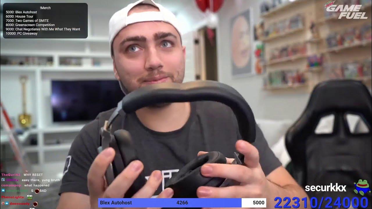 Mizkif rages and breaks his headset - YouTube