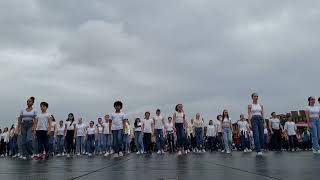 Flashmob géant sur le miroir d&#39;eau, à Bordeaux
