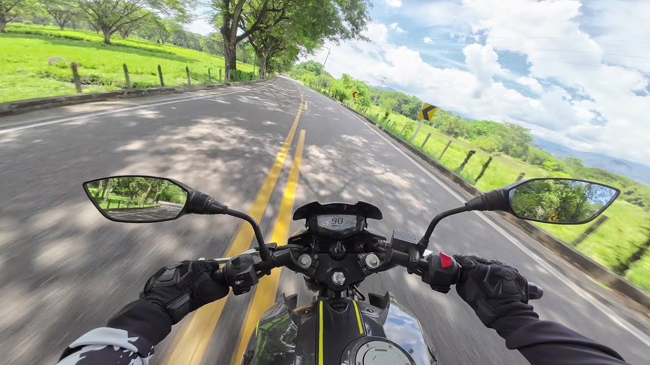 Apache 200 En Carretera