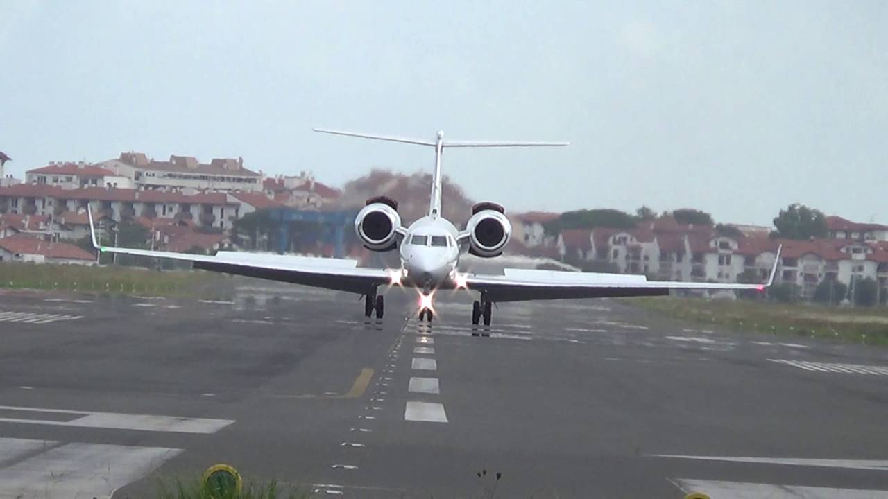 Jets privados en aeropuerto de San Sebastián EAS/LESO (21/08/2016)