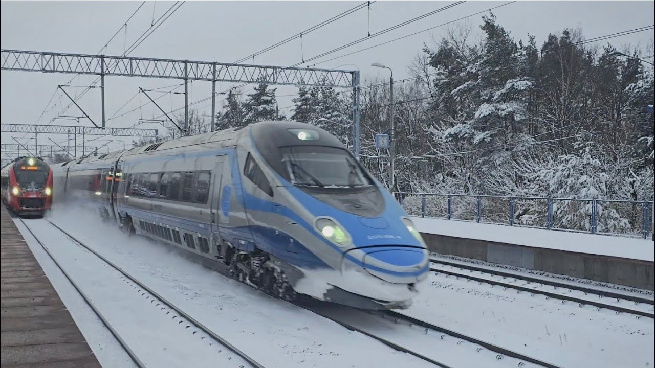 Kilka ujęć w świeżym śnieżnym puchu na dużym mrozie. 