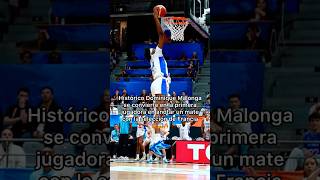 Histórico Dominique Malonga se convierte en la primera jugadora en anotar un mate #basketball