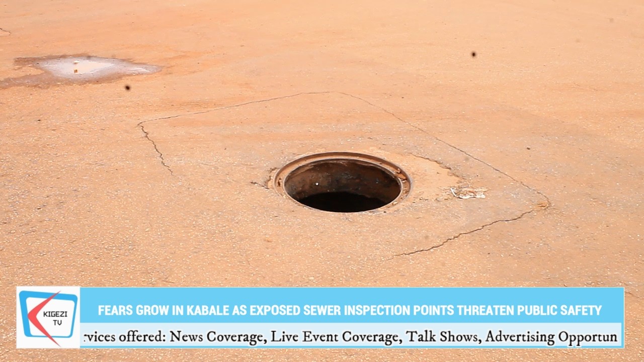 Жители города Кабале бьют тревогу из-за открытых канализационных камер.