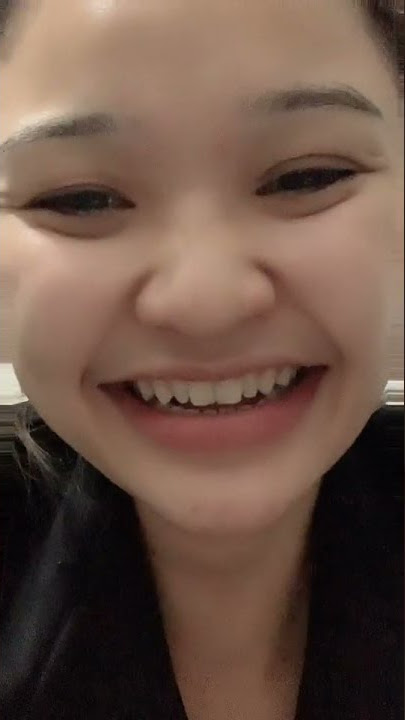 Senyuman Adenia Good Ponsel bikin gak tahan