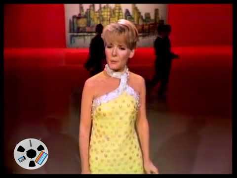 Petula Clark -  Downtown ( The Dean Martin Show  Episode 50  Jan 26  1967 )