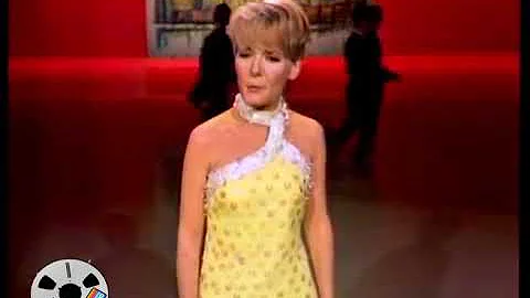 Petula Clark -  Downtown ( The Dean Martin Show  E...