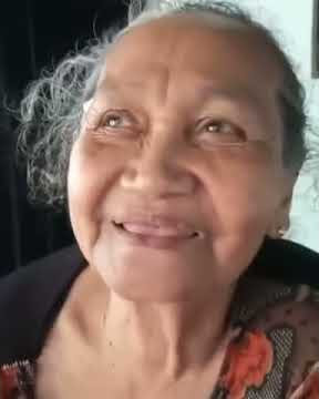 VIRAL...! NENEK MADURA PANGGIL PRABOWO DG PRABRORO...JOKOWI DG JROKROWI😂😂😂😂