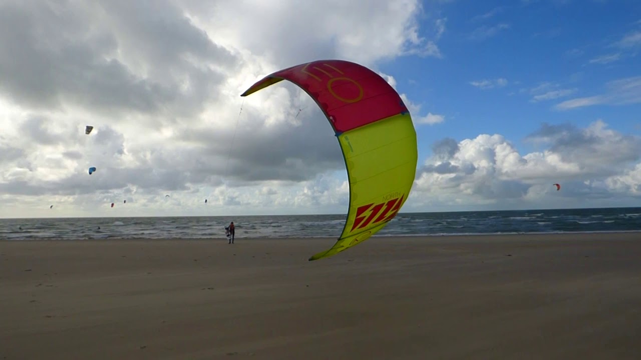 How Kitesurf REALLY IS for beginners. YouTube