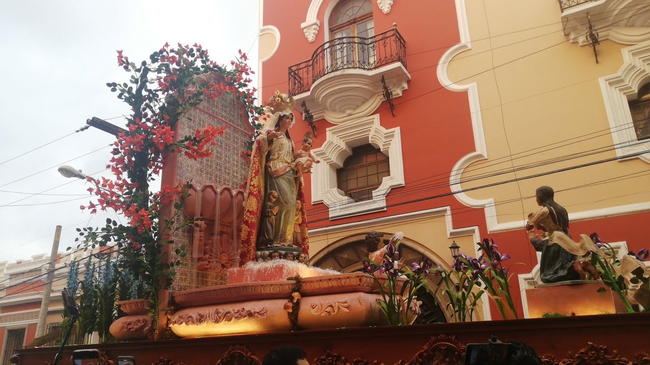 Paso de Nuestra Señora de los Pobres por el Arco de Correos 2026