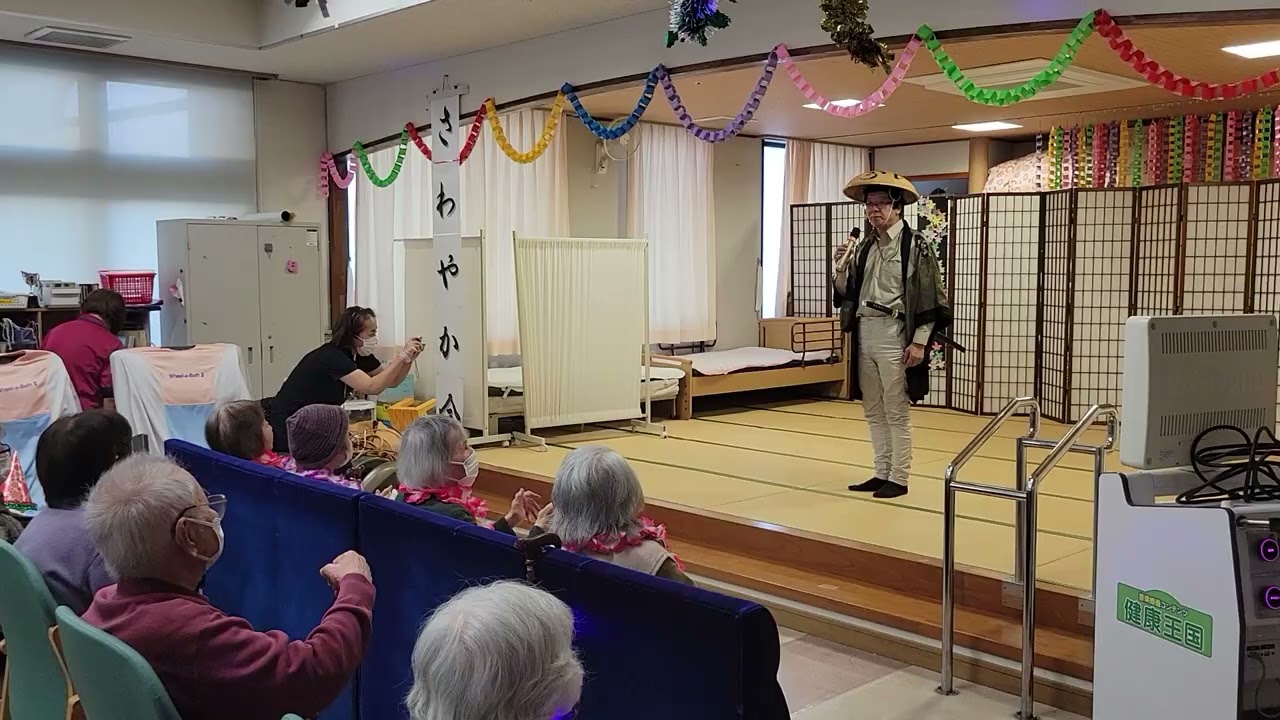 🎤🎶池ちゃん。潮来笠（橋幸夫さんを偲んで）さわやか会（ボランティア慰問グループ）特養 とそ清風園にて（鹿児島市唐湊町）2025年12月19日(金)　テレサ・テン