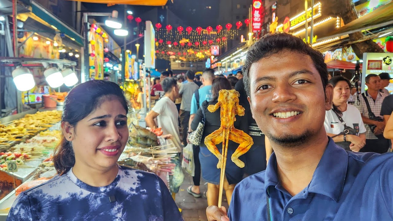 തവള ഇറച്ചി കണ്ട് ഭാര്യ ഞെട്ടിയപ്പോൾ!😁🤮 | Jalan Alor Food Street Malaysia