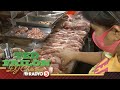 Mataas na presyo ng manok at baboy, isinisisi sa wholesaler at biyahero