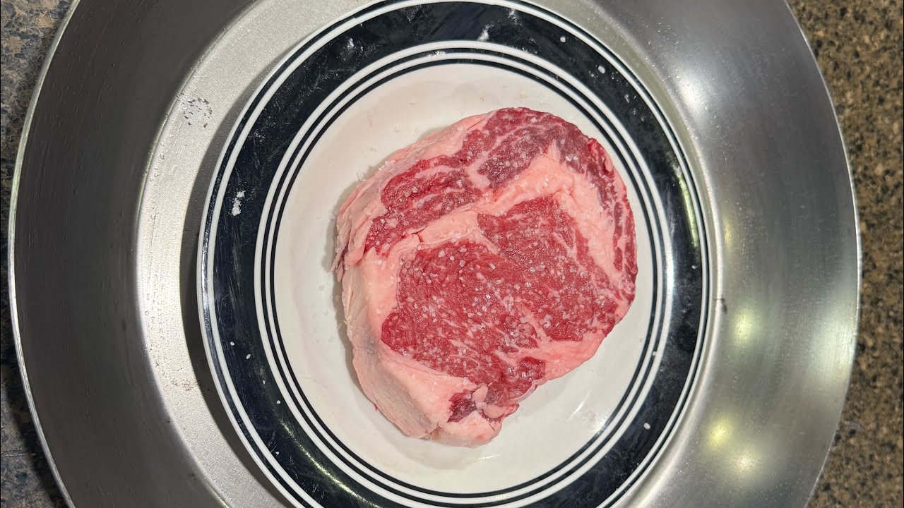 Рецепт рибай из Costco с добавлением пищевой соды для получения превосходной корочки.