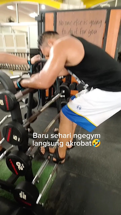 Kelakuan bapak bapak pertama kali ngegym #shorts #ngakak #gym