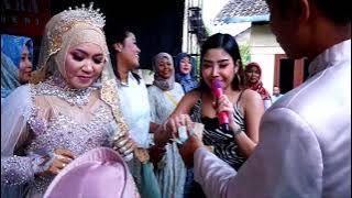 ANIK ARNIKA LUIAN DEMEN LIVE SHOW GEMA SWARA