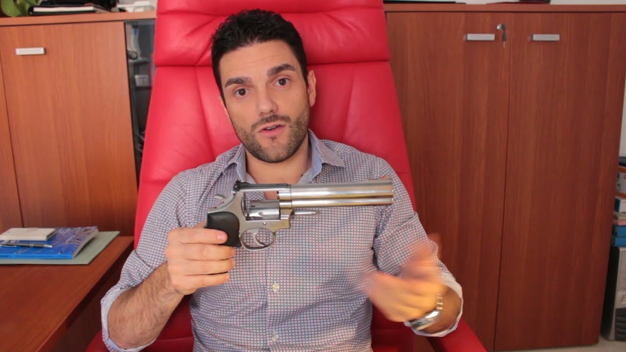 La pulizia del revolver dopo una sessione di tiro