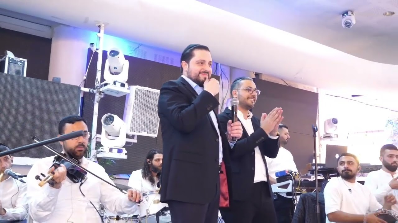אלמוג חליבה בדואט עם משה דוויק "חובי איה"